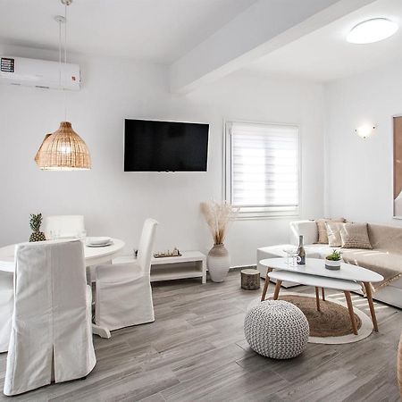Capolavoro, Boutique Apartment With Unique Rooftop Skiathos Town Bagian luar foto