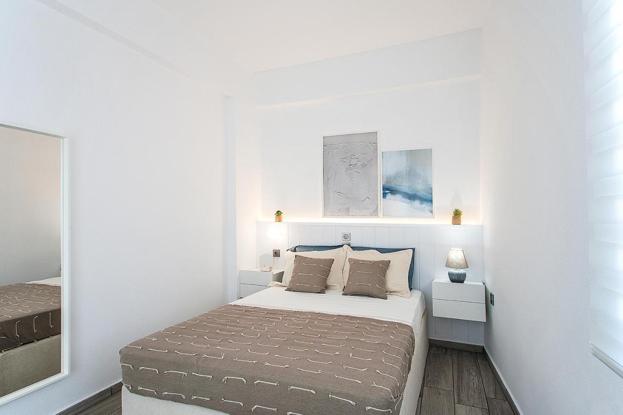 Capolavoro, Boutique Apartment With Unique Rooftop Skiathos Town Bagian luar foto