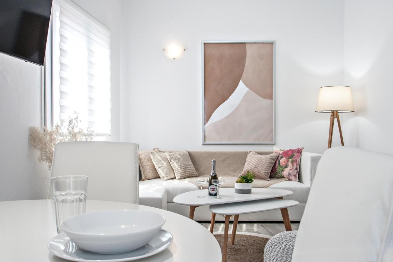 Capolavoro, Boutique Apartment With Unique Rooftop Skiathos Town Bagian luar foto