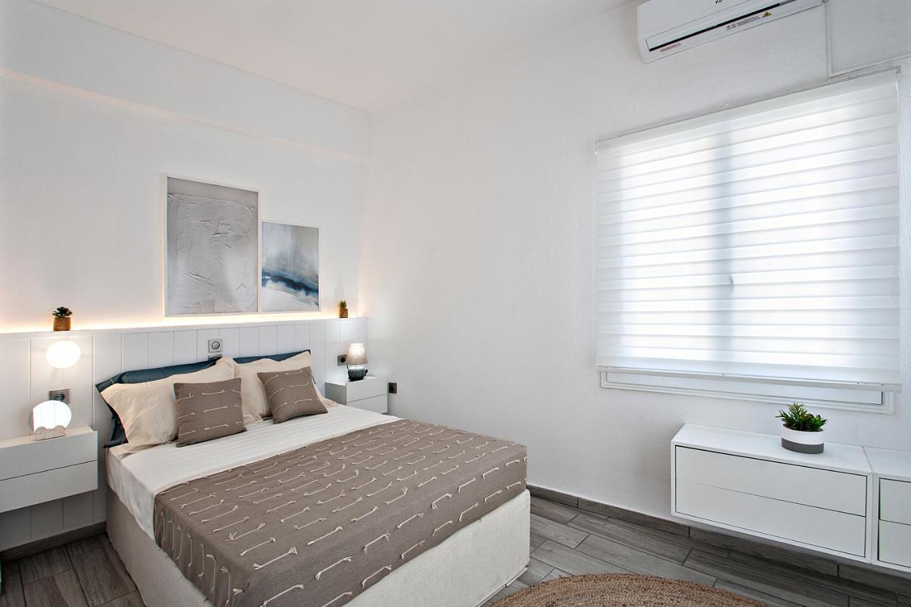 Capolavoro, Boutique Apartment With Unique Rooftop Skiathos Town Bagian luar foto