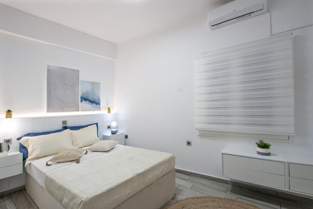 Capolavoro, Boutique Apartment With Unique Rooftop Skiathos Town Bagian luar foto