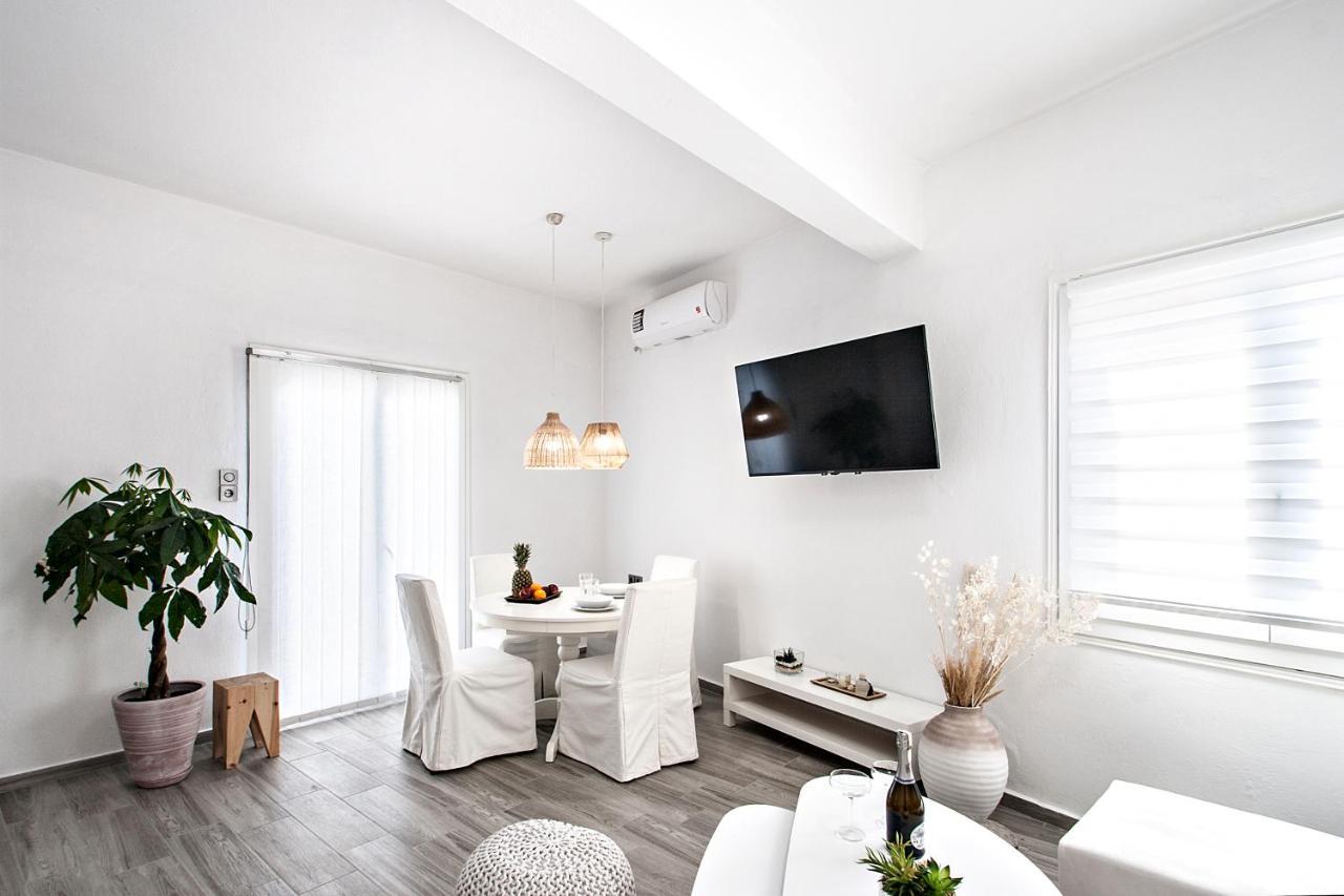 Capolavoro, Boutique Apartment With Unique Rooftop Skiathos Town Bagian luar foto