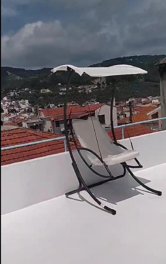 Capolavoro, Boutique Apartment With Unique Rooftop Skiathos Town Bagian luar foto